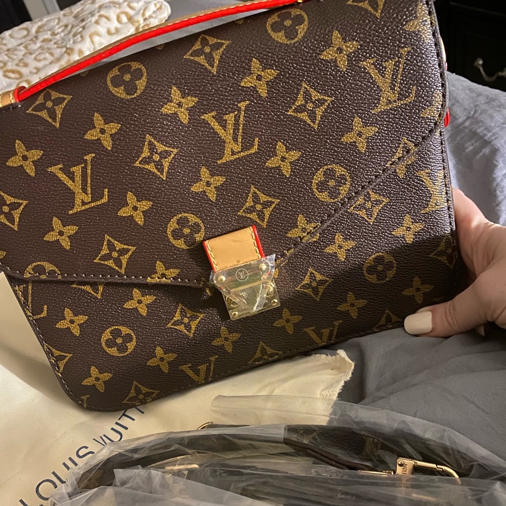 Louis Vuitton - Pochette Métis